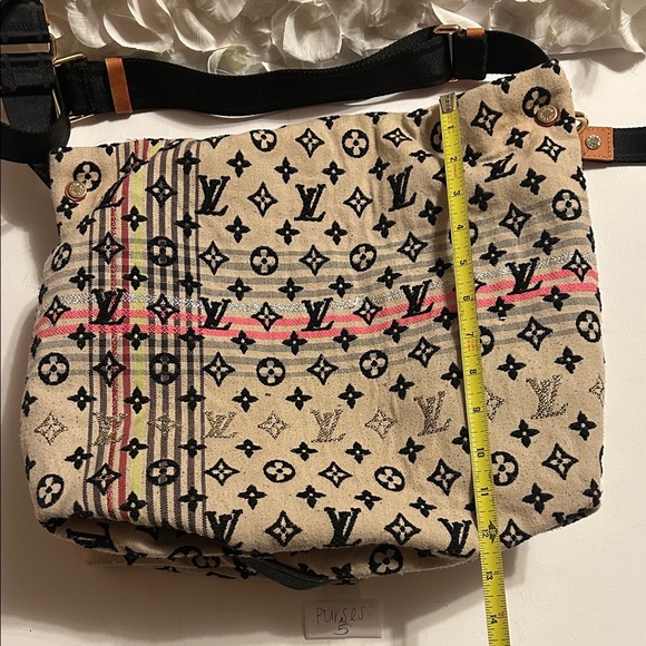 Stylish Beige and Pink Designer Shoulder Bag - Picture 4 of 7